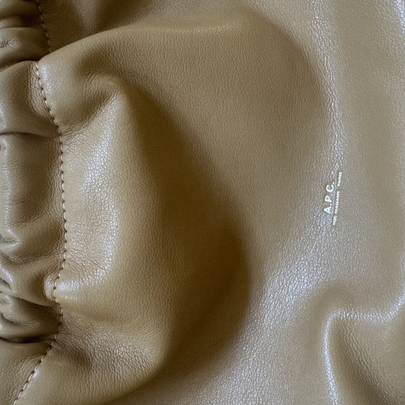 A.P.C. Clutch - Picture 5 of 7